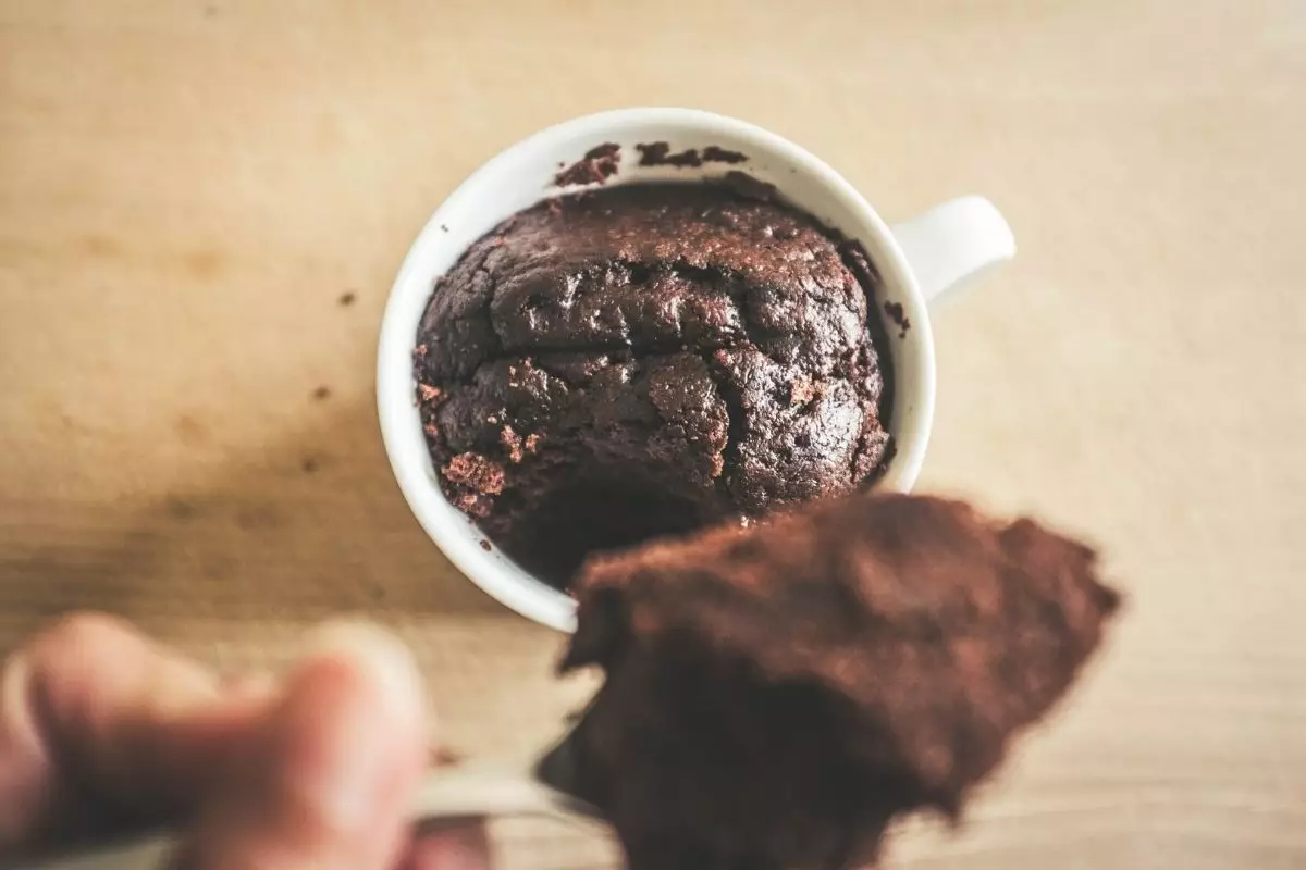 Bolo de prestígio na caneca - Canva