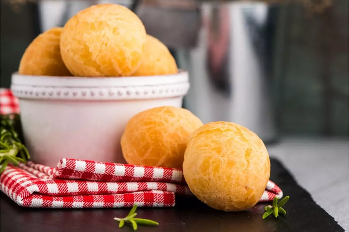 Pão de queijo de batata-doce! Aprenda o passo a passo da receita