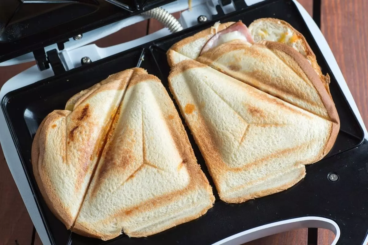 Sanduicheira - Reprodução Canva