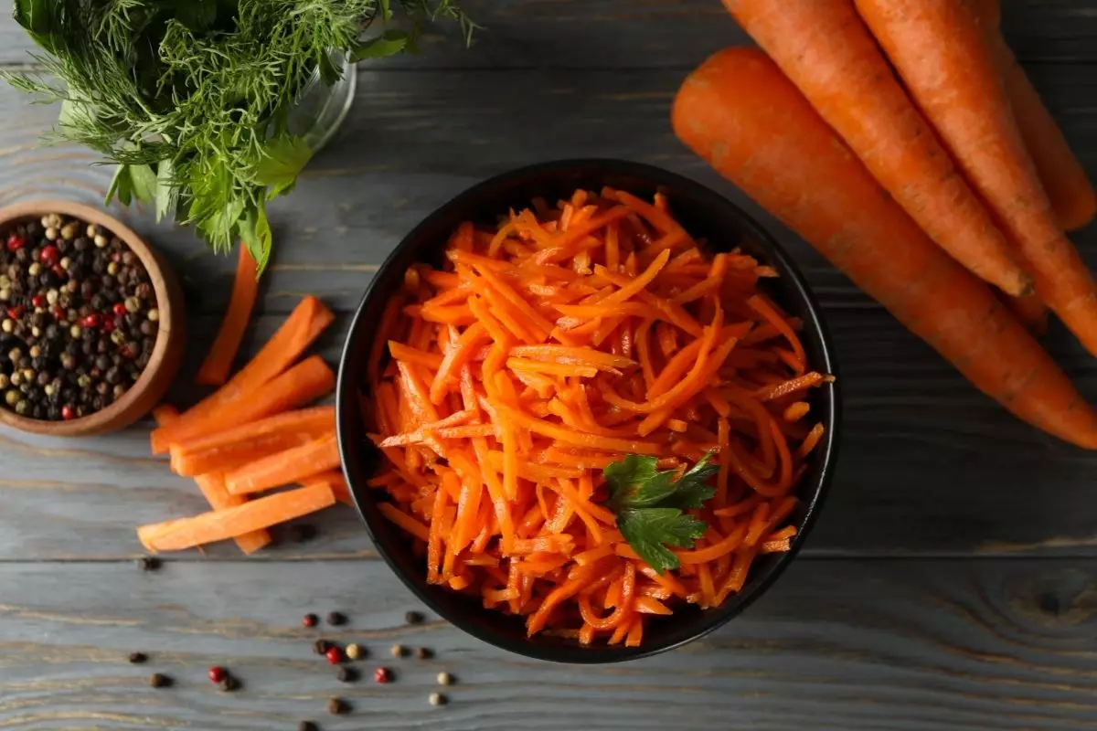 Você conhece os benefícios da cenoura Aprenda a forma mais saudável de comer - Reproduçã Canva