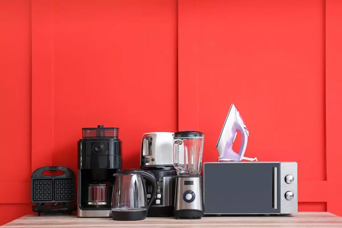 Veja aqui, o jeito certo e fácil de limpar seus eletrodomésticos. Reprodução: canva