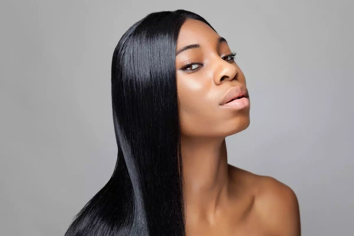 alisador de cabelo caseiro - Reprodução Canva