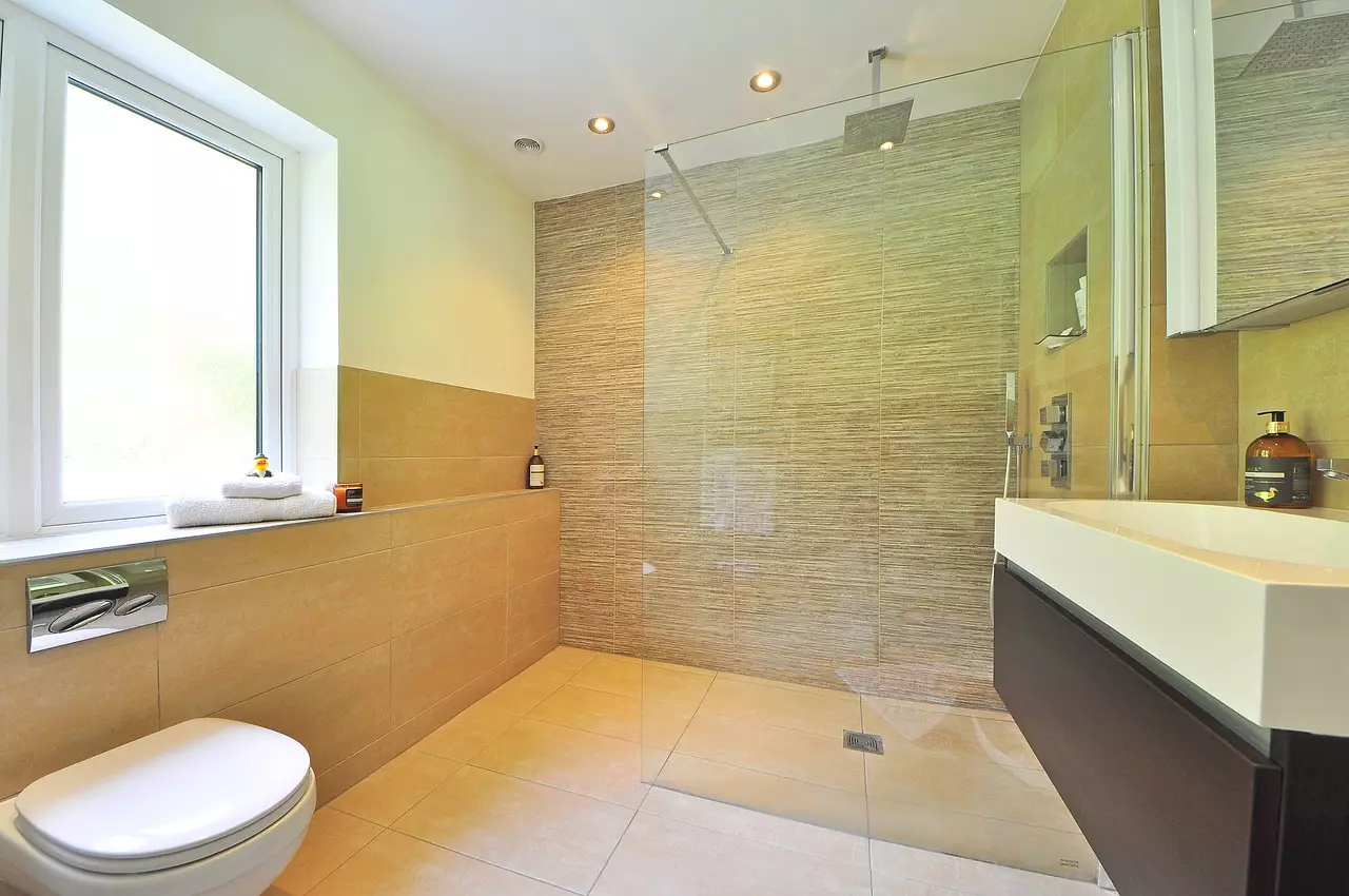 Aprenda como limpar o rejunte do banheiro com apenas 2 ingredientes - Pixabay