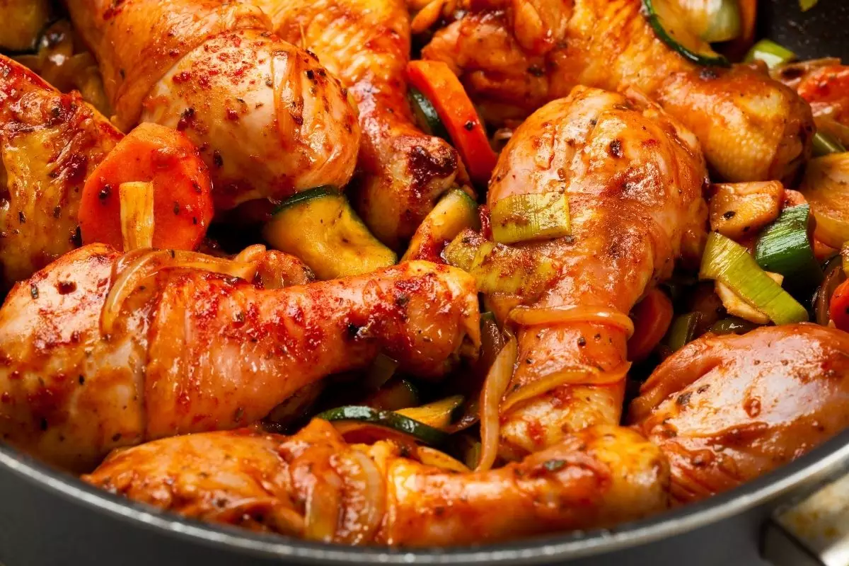 Como fazer preparo de frango de forno em apenas 5 minutos; veja essa receita agora — Reprodução do Canva.