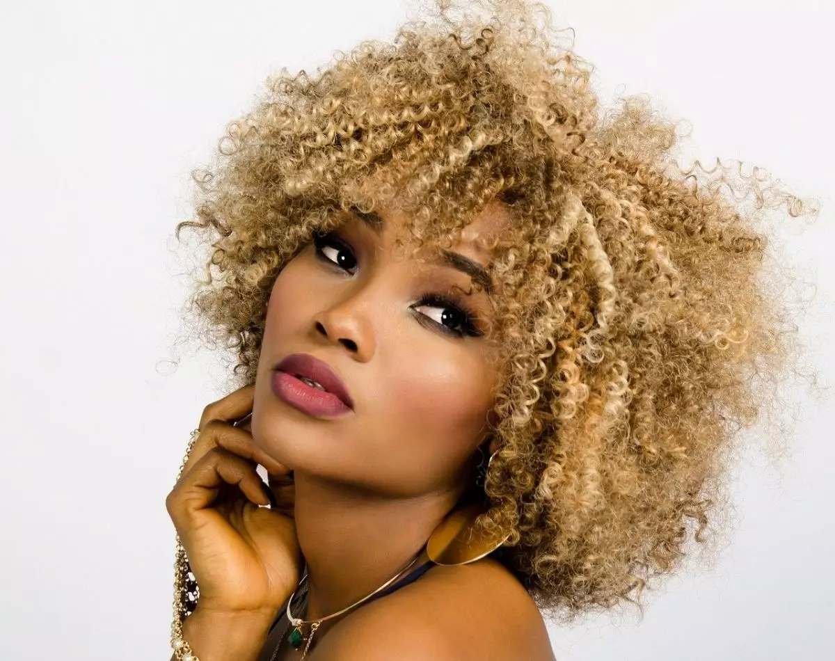 Cabelo cacheado: erros que você não pode cometer ao cuidar dos fios - pixabay