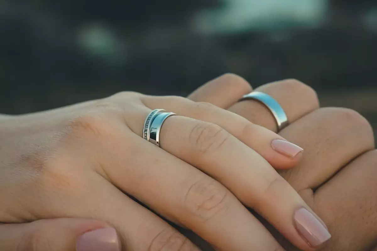 Aliança: veja dicas caseiras sobre como deixá-la novinha em folha