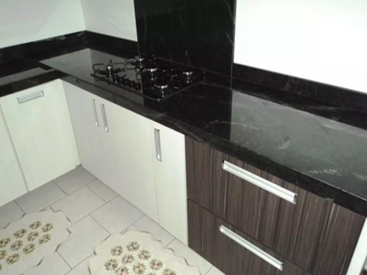 Lista de produtos que você não deve usar no granito e no mármore