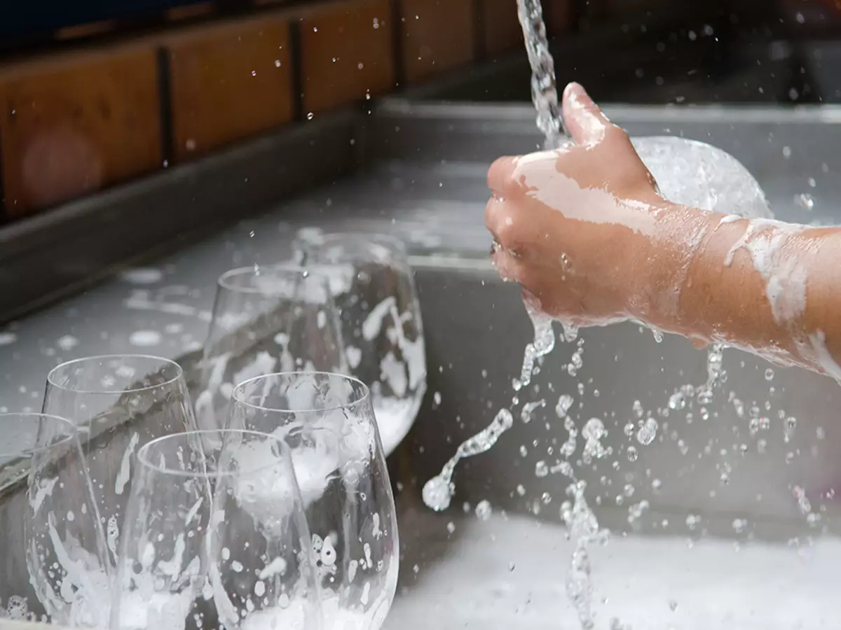Como lavar taça de cristal sem correr o risco de quebrar? As técnicas mais avançadas e fáceis do mundo - Fonte: Pixabay
