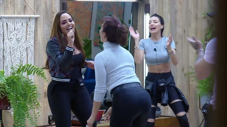 Perlla / Reprodução : A Fazenda 10