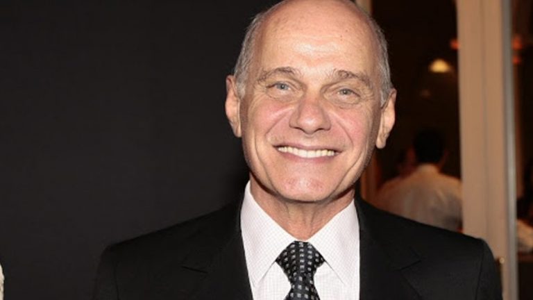 Jornalista Ricardo Boechat morre em queda de helicóptero em SP