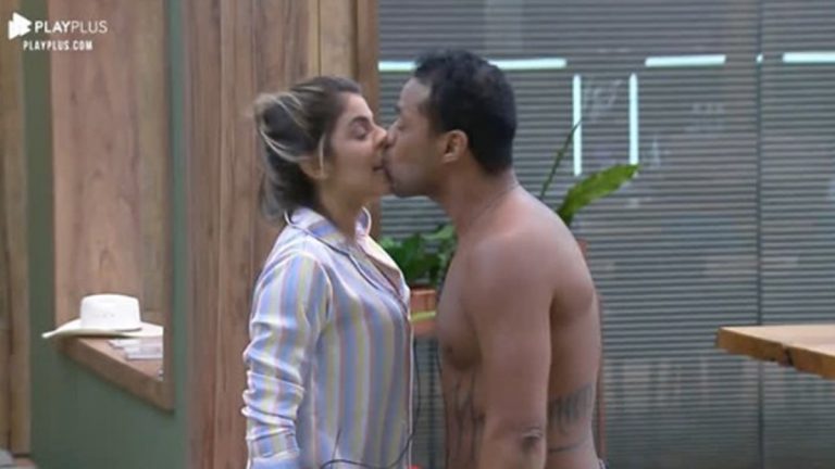 Phelipe na Fazenda por beijo em Hariany Almeida