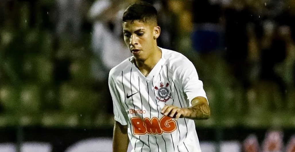 Corinthians usa sete jogadores promovidos do time sub-20 no elenco profissional