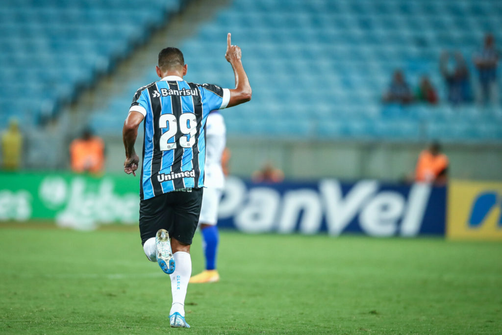 Veterano: aos 35 anos, Diego Souza, do Grêmio é destaque entre os atacantes do Brasileirão