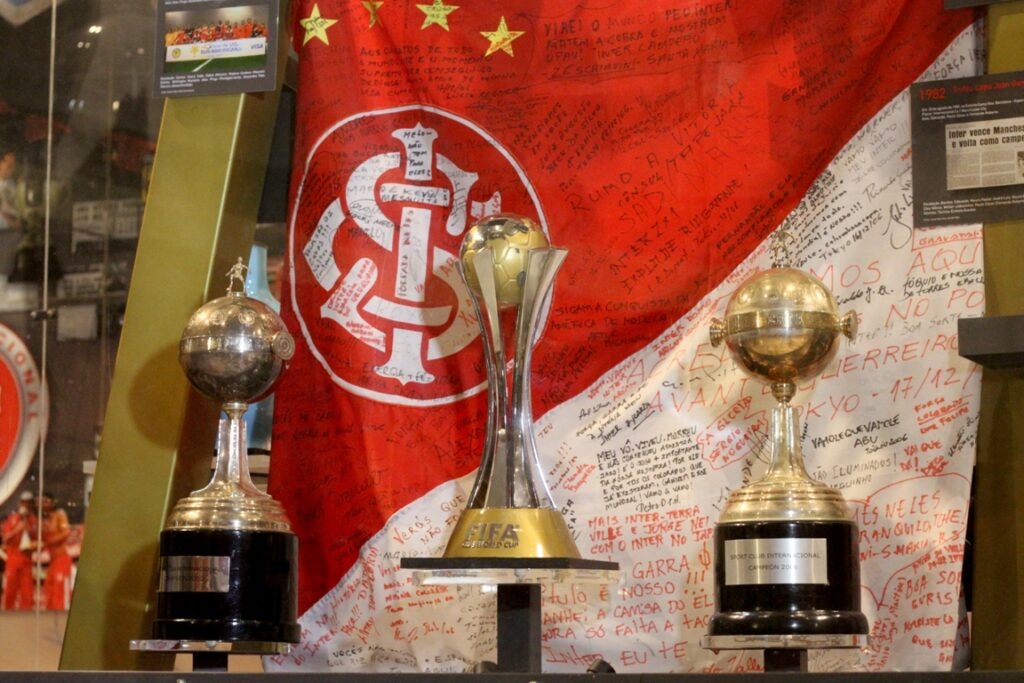 Flamengo ou Internacional: quem tem mais títulos na sala de troféus? Imagem: Divulgação Internacional SC
