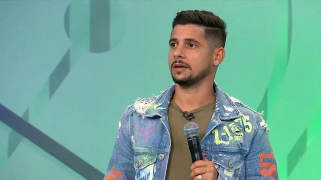 Ex-lateral da Seleção Brasileira, Cicinho garante que Corinthians perdeu a posição de quarta força paulista