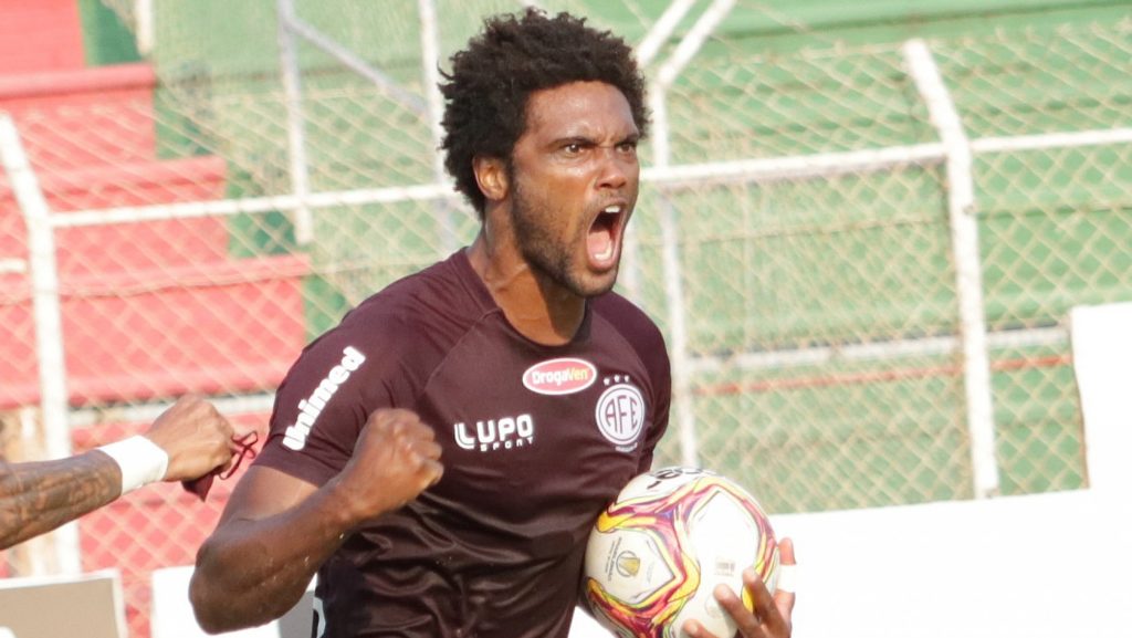 Ex-promessa do Flamengo, Bruno Mezenga ressurge com destaque no Paulistão