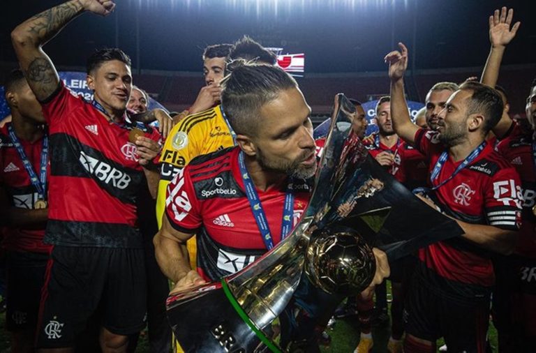 Será? 4 titulares que o Flamengo venderia no Mercado da Bola. Imagem: Reprodução Instagram @flamengo