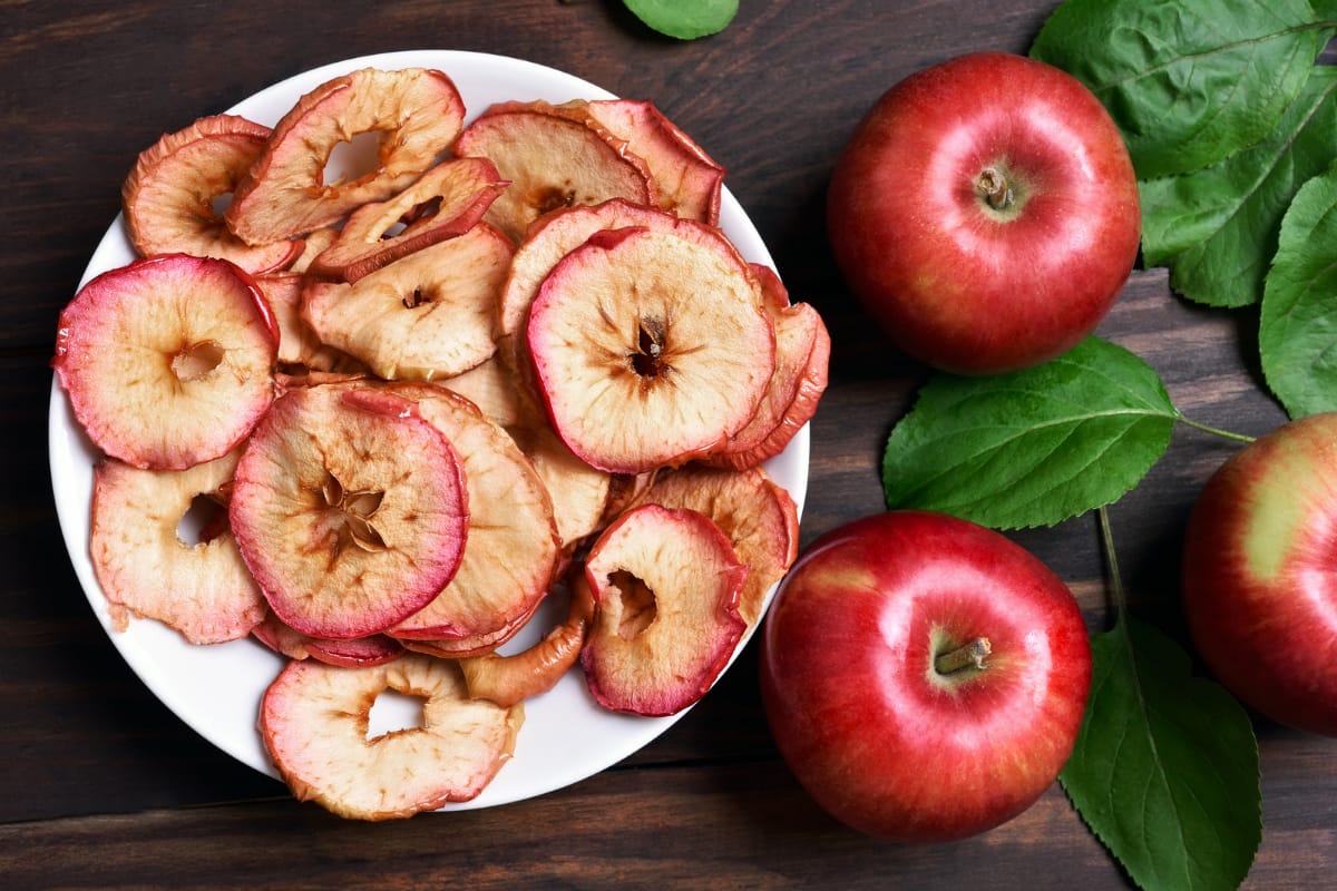 Chips de maçã na Airfryer: uma delícia de petisco pronto em 30 minutinhos