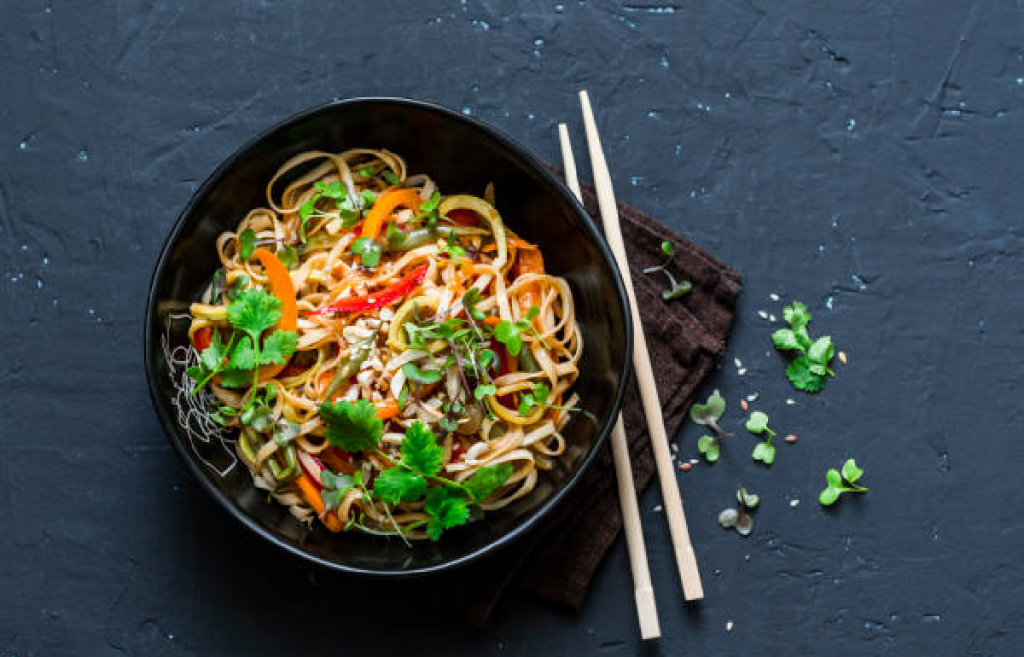 Pad Thai de frango; da Ásia até sua mesa em alguns minutos (Foto: iStock)