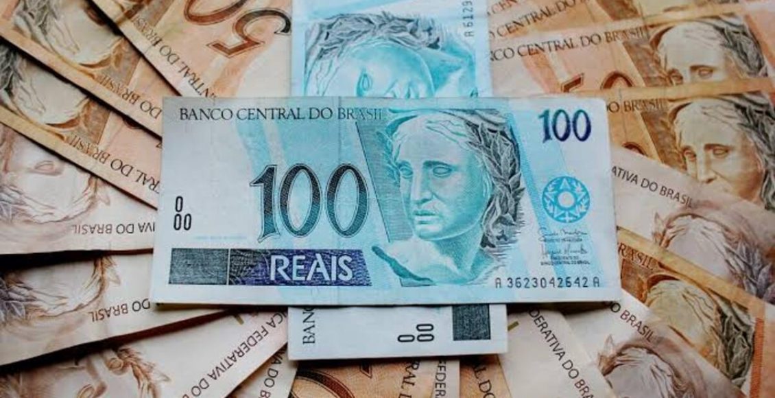 Sonhar com dinheiro de papel