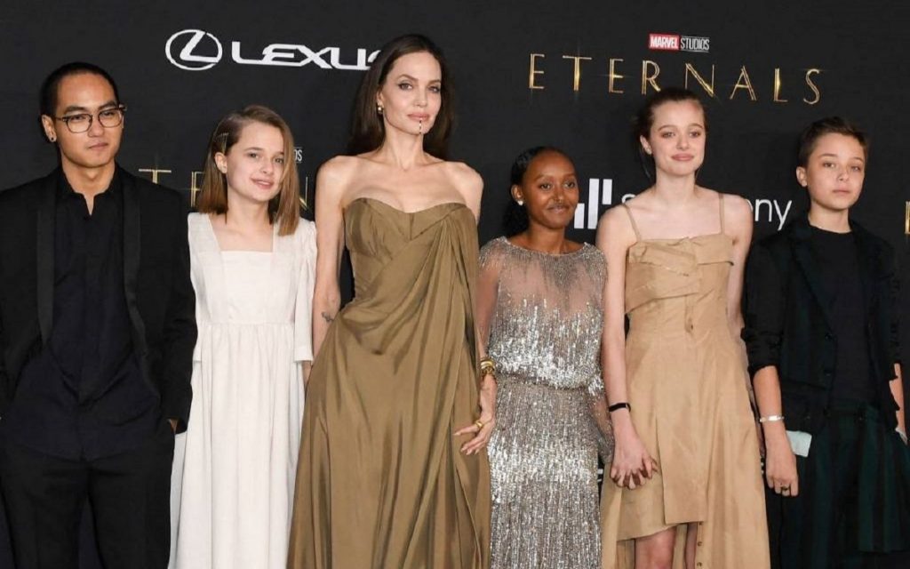 Angelina-Jolie-e-Filhos