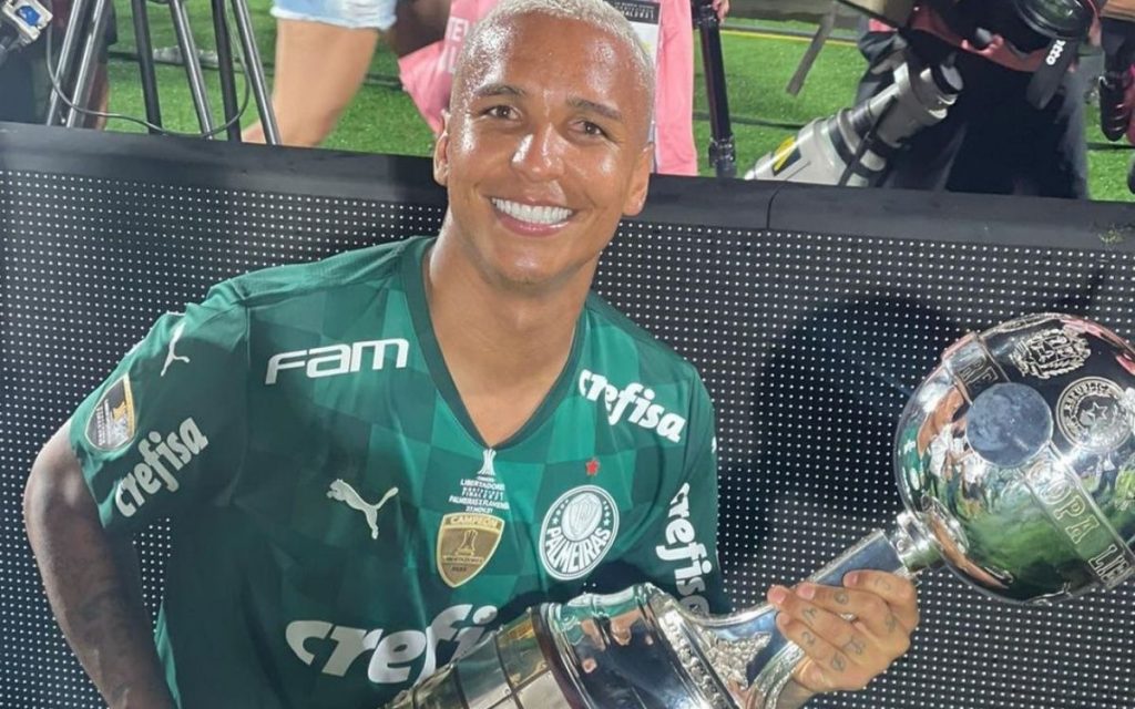 Jogador do Palmeiras Se Envolve Em Lance Mais Bizarro Da História Da Libertadores - Reprodução : Instagram 