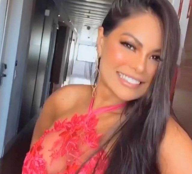 VOCALISTA DO CALCINHA PRETA Paulinha Abelha - Reprodução Instagram