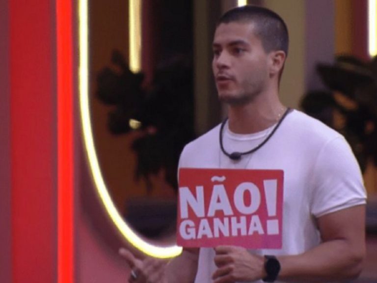 ARTHUR AGUIAR - FOTO REPRODUÇÃO DO TWITTER