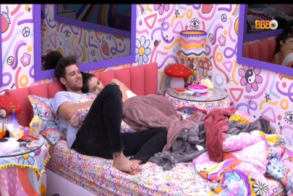 LUCAS E ESLO - FOTO REPRODUÇÃO DO TWITTER