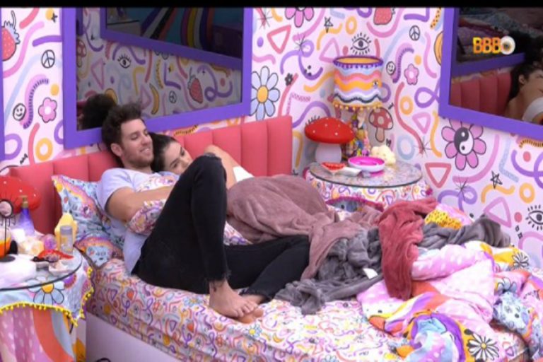 LUCAS E ESLO - FOTO REPRODUÇÃO DO TWITTER