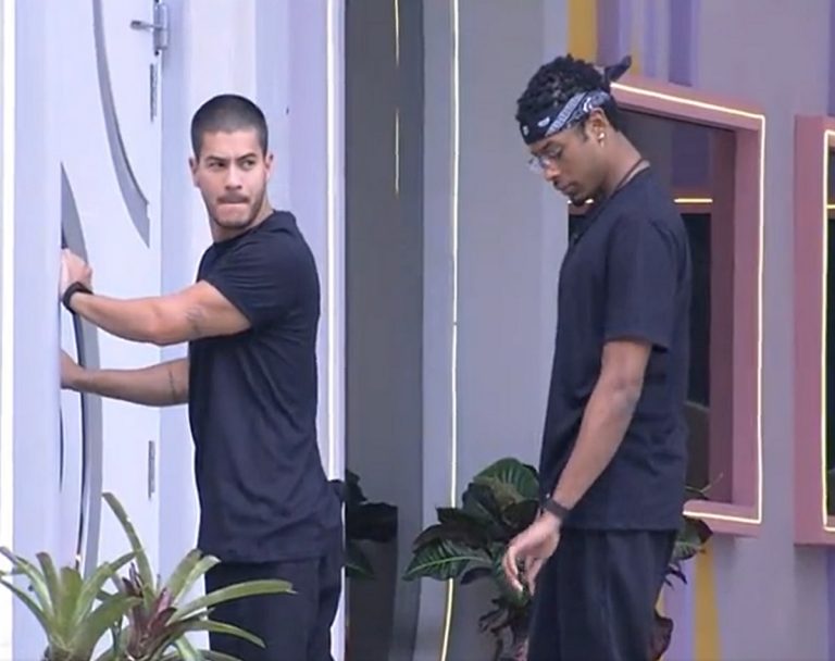 Arthur Aguiar e PA (Reprodução Twitter)