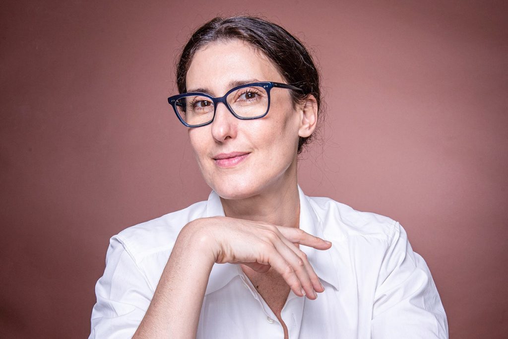 Paola Carosella recebe críticas por receita de bolo com cenoura: Não tenho culpa se a Cenoura está cara!