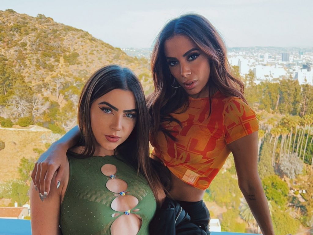 Reproduzida no Twitter - Anitta e Jade Picon