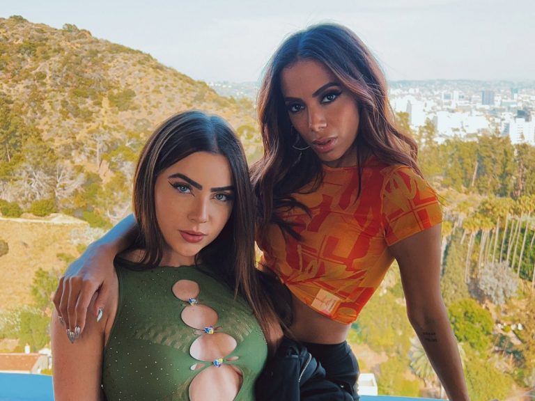 Reproduzida no Twitter - Anitta e Jade Picon