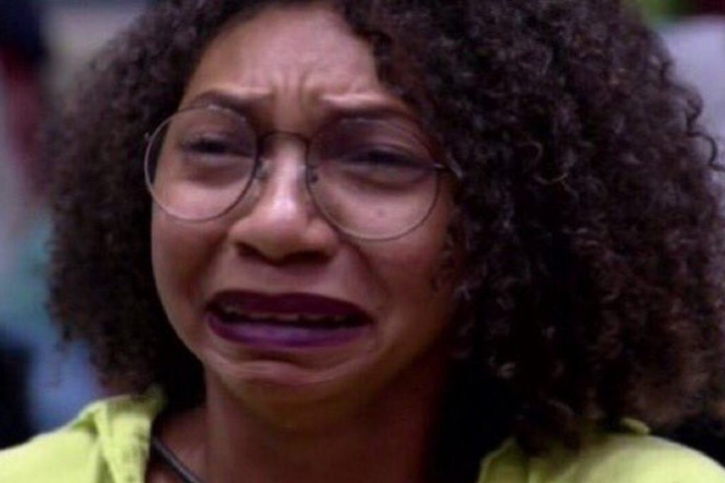 JESSI CHORANDO - FOTO REPRODUÇÃO DO TWITTER