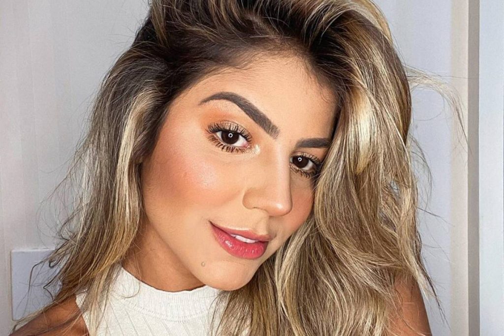 A modelo Hariany Almeida faz duras críticas a participação de celebridades no BBB: Acabaram com o programa.