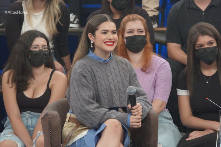 Internautas zombam do look de Maísa no altas horas, e atriz vira meme na web!