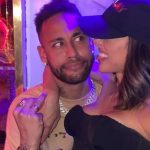Aliança? O craque Neymar Jr. foi flagrado com um possível anel de compromisso; confira. Foto: Reprodução/Instagram