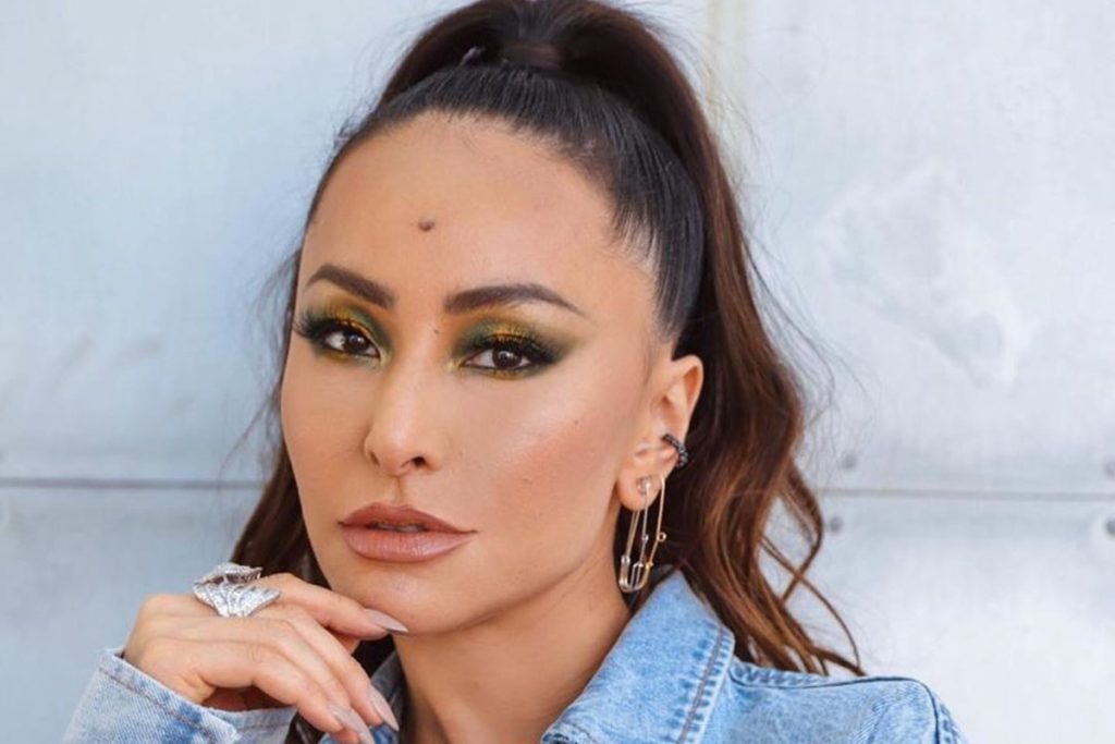 Sabrina Sato da dicas de como superar um amor não correspondido: beber até cair!