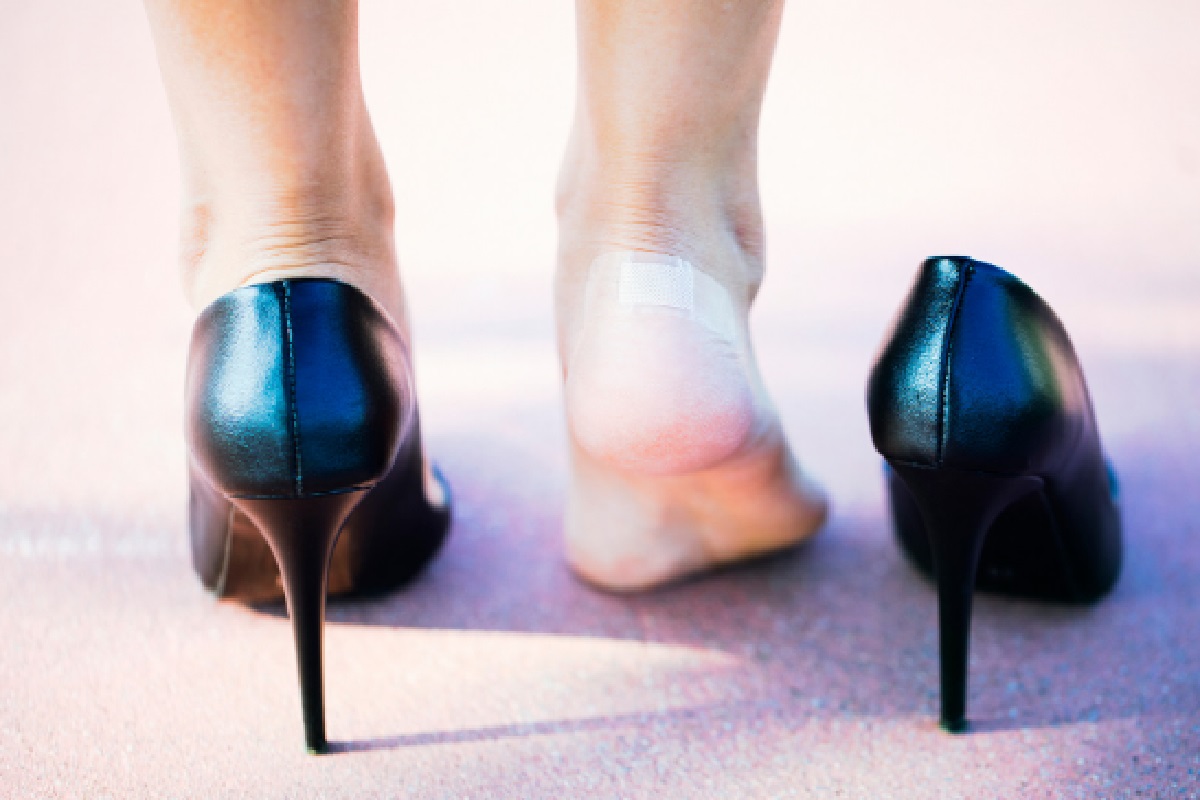 Como amaciar sapatos? Método perfeito para que fique mais confortável e não machuque os seus pés (Foto: Canva Pro)