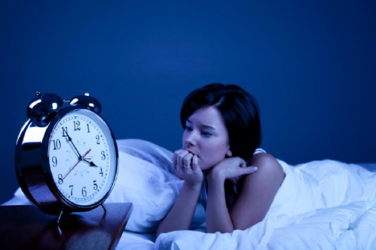 Como combater a insônia, dicas eficientes para conseguir dormir melhor (Foto: Canva Pro)