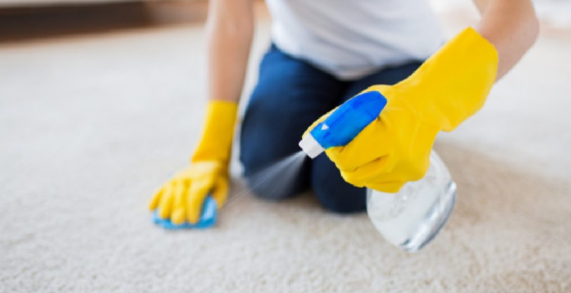 Limpar tapete, passo a passo para ficar completamente higienizado (Foto: Canva Pro)