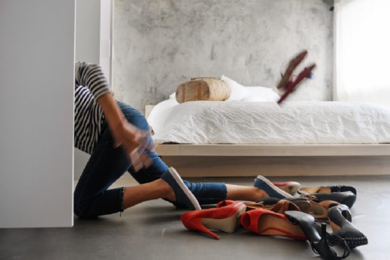 Como limpar guarda-roupa, passo a passo para deixar este item completamente pronto (Foto: Canva Pro)