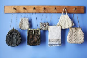 Como guardar bolsas, dicas perfeitas para quem ama acessórios e organização (Foto: Canva Pro)