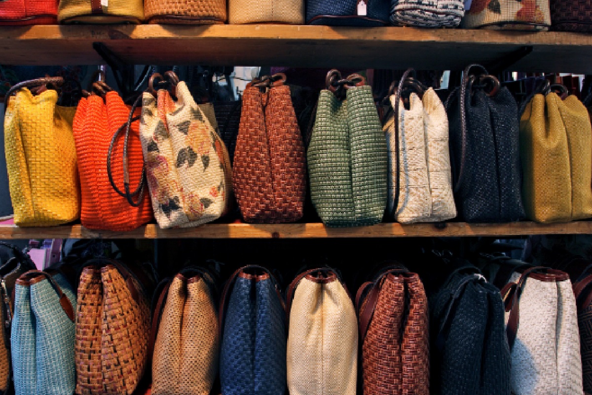 Como guardar bolsas, dicas perfeitas para quem ama acessórios e organização (Foto: Canva Pro)
