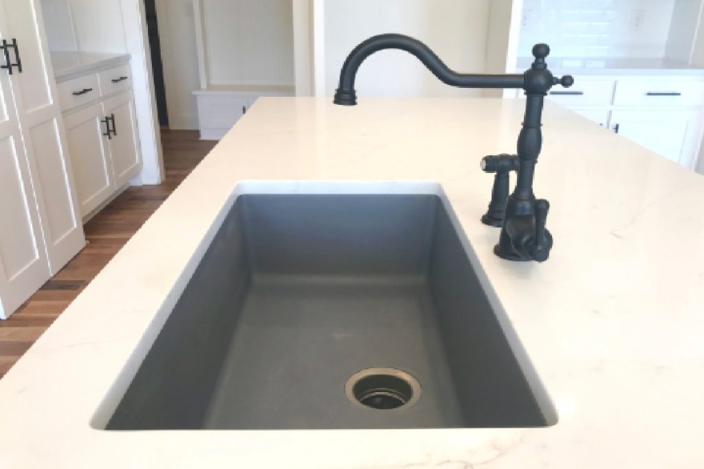 Cuidados com quartzo, veja como proteger e manter este elegante revestimento (Foto: Canva Pro)