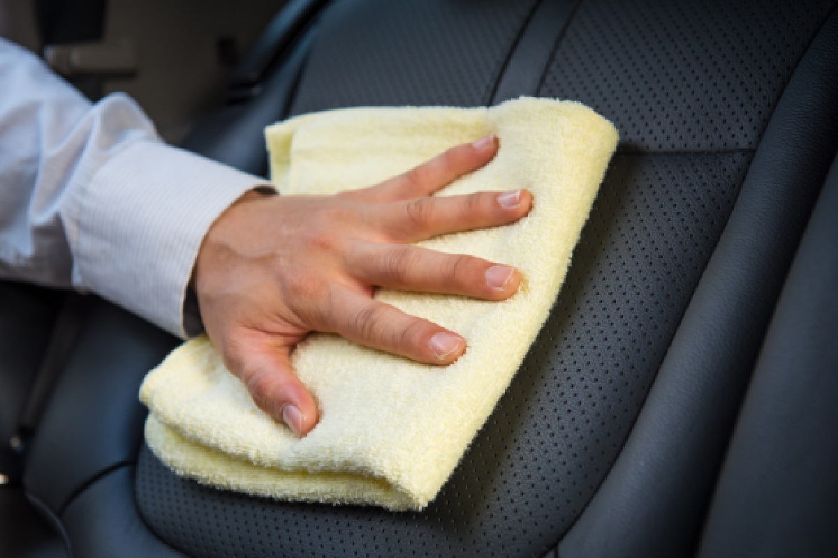Como limpar carro, veja dicas para deixar o interior do seu veículo em perfeito estado (Foto: Canva Pro)