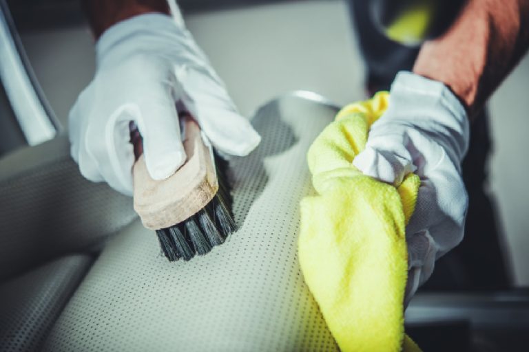 Como limpar carro, veja dicas para deixar o interior do seu veículo em perfeito estado (Foto: Canva Pro)