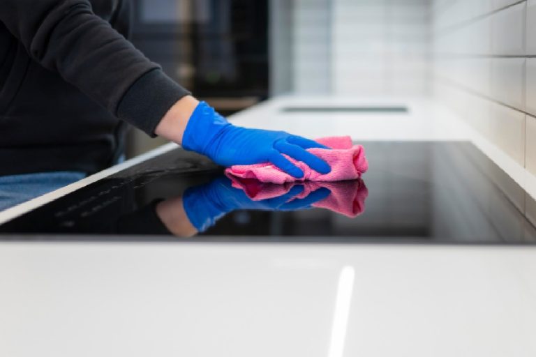 Como limpar cooktop de indução, passo a passo perfeito para higienizar o eletrodoméstico (Foto: Canva Pro)