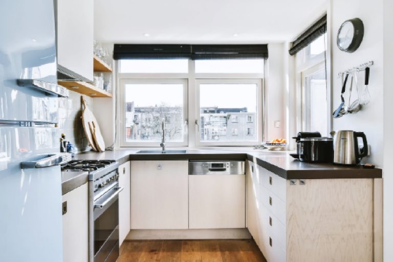 Como limpar cozinha, passo a passo para um ótimo resultado em menos tempo (Foto: Canva Pro)